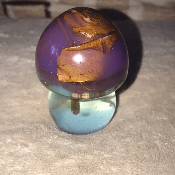 Epoxy resin mushroom 🍄 with rose and other flowers decor By Me - Picture 4 of 7